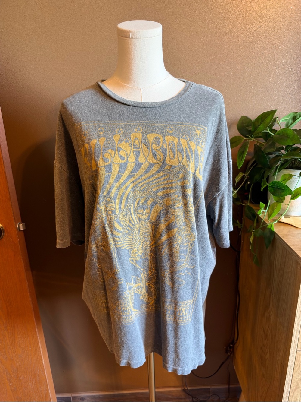 Billabong Gray Tee with Yellow-Gold Graphic